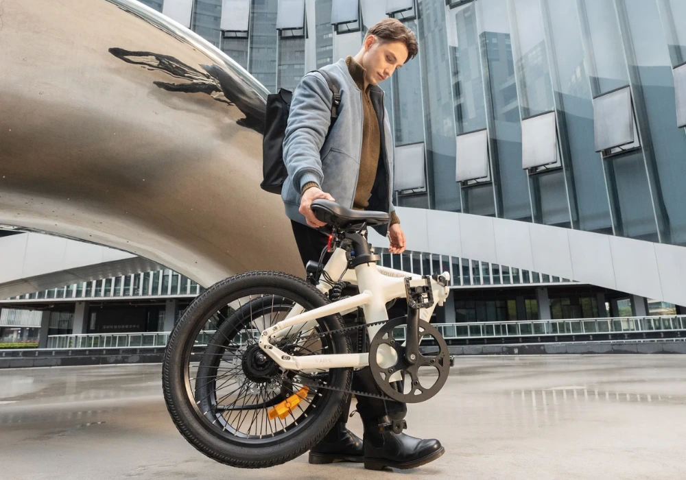 Đạp nhẹ và linh hoạt trong đường phố