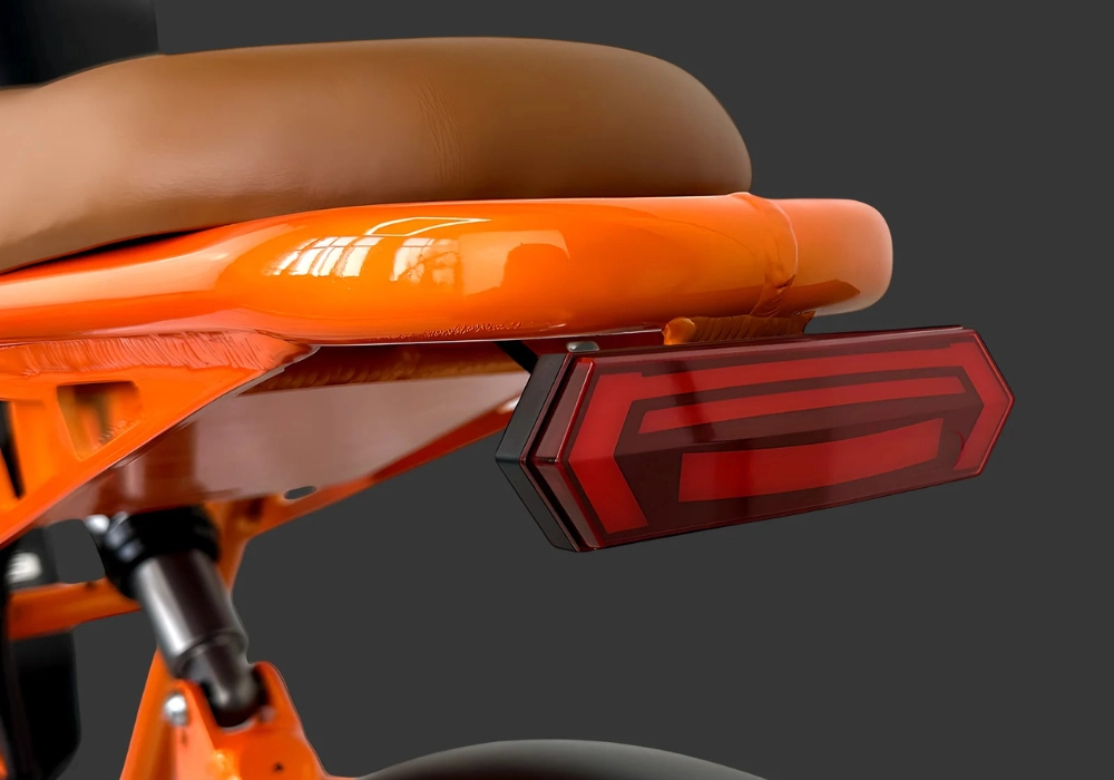 Đèn hậu bật sáng an toàn