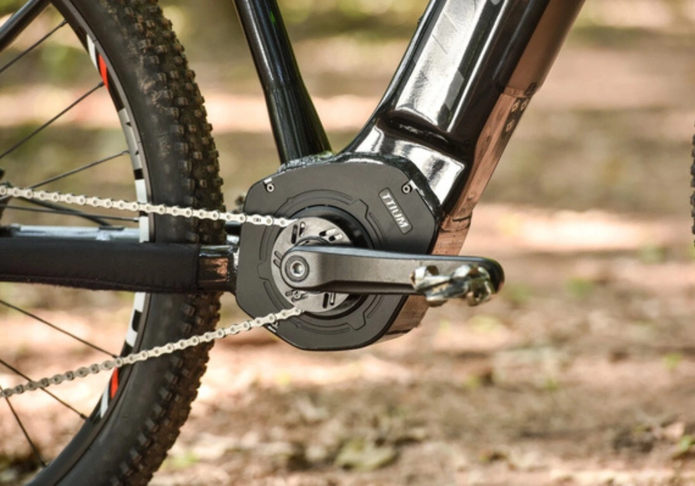 Động cơ trục giữa