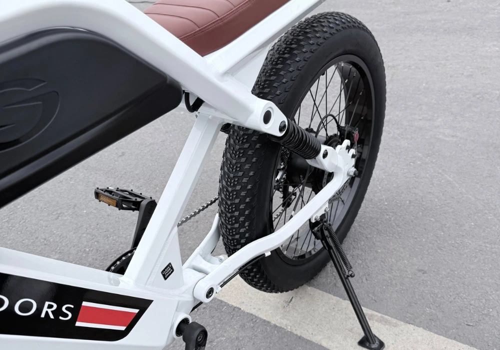 Động cơ 750W mạnh mẽ