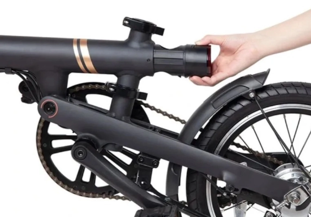 Đèn hậu cảnh báo khi phanh