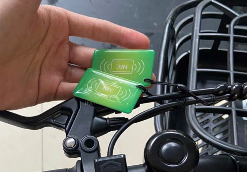 Khoá từ NFC tích hợp tính năng dắt bộ