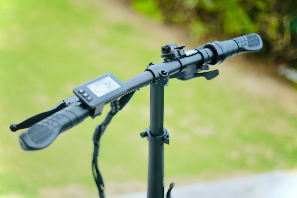 Bảo vệ màn hình xe đạp trợ lực điện khỏi nước và độ ẩm