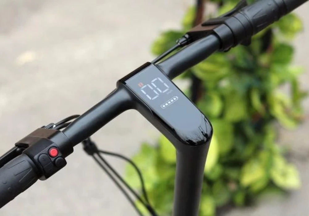 Kiểm tra trung tâm điều khiển của xe