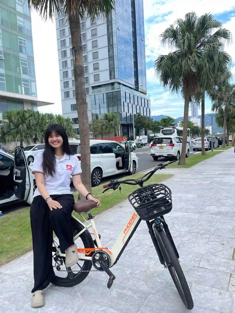 Xe có giỏ, baga, đèn đầy đủ