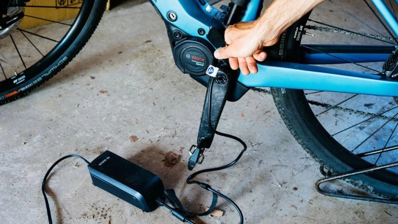 Có nên sạc xe đạp trợ lực điện qua đêm hay không?