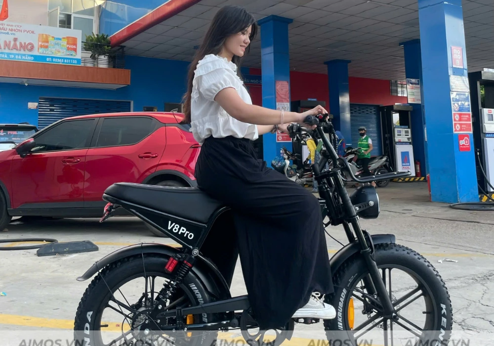 Thiết kế phù hợp cho cả nam lẫn nữ, phù hợp nhiều trang phục