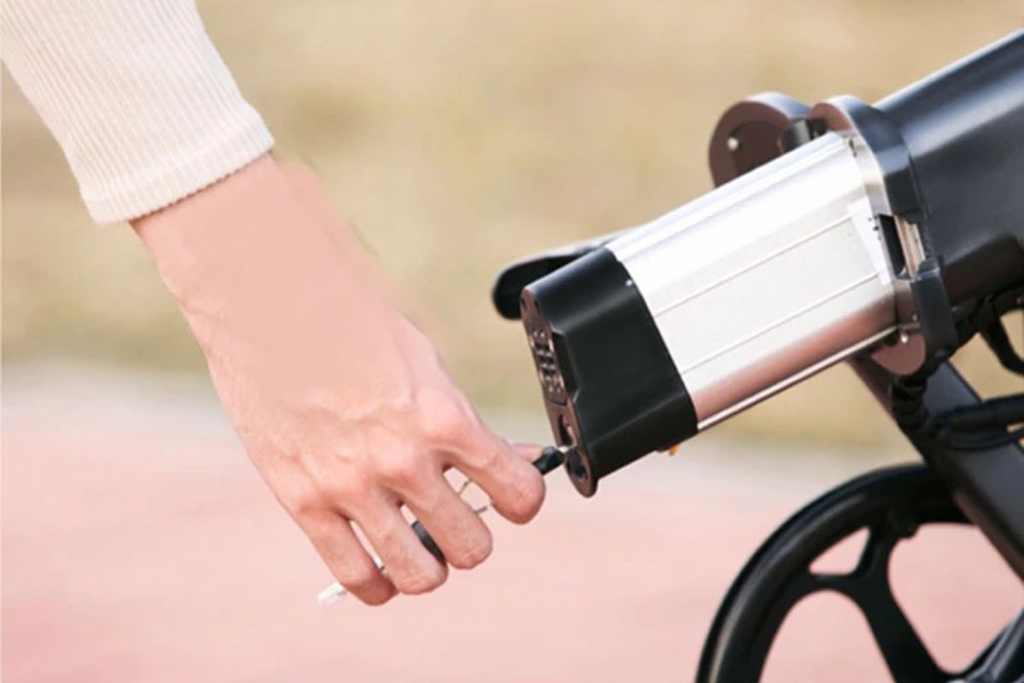 Thay pin xe đạp trợ lực điện khi nhanh hết điện