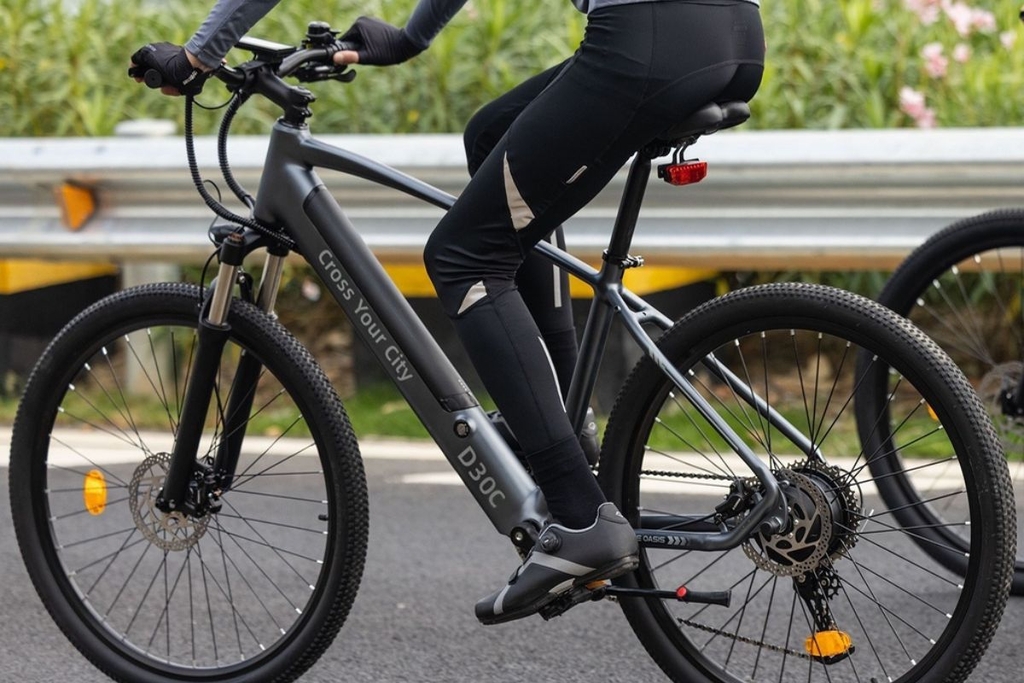 Yên xe đạp trợ lực điện ADO được điều chỉnh giúp bạn có trạng thái ổn định nhất