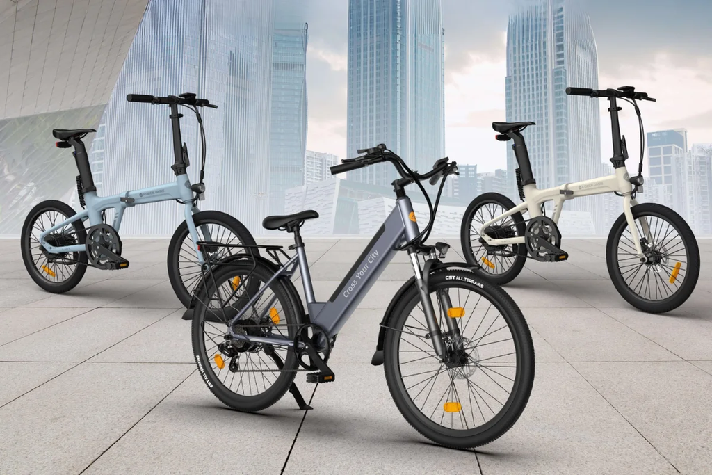 Người dùng trải nghhiệm xe đạp trợ lực điện ADO