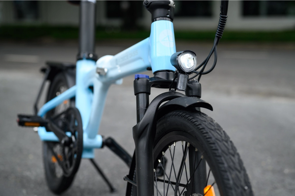 Hợp kim nhôm nhẹ trên xe đạp trợ lực điên Ado A20 Ultra