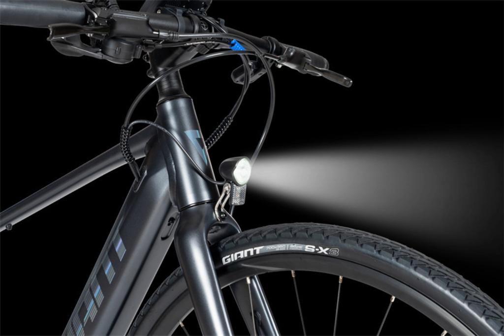 Đèn LED trước &amp; sau tăng độ an toàn khi đi đêm