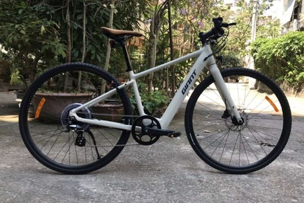 Xe đạp trợ lực điện Giant Fast E+ phù hợp với đường phố