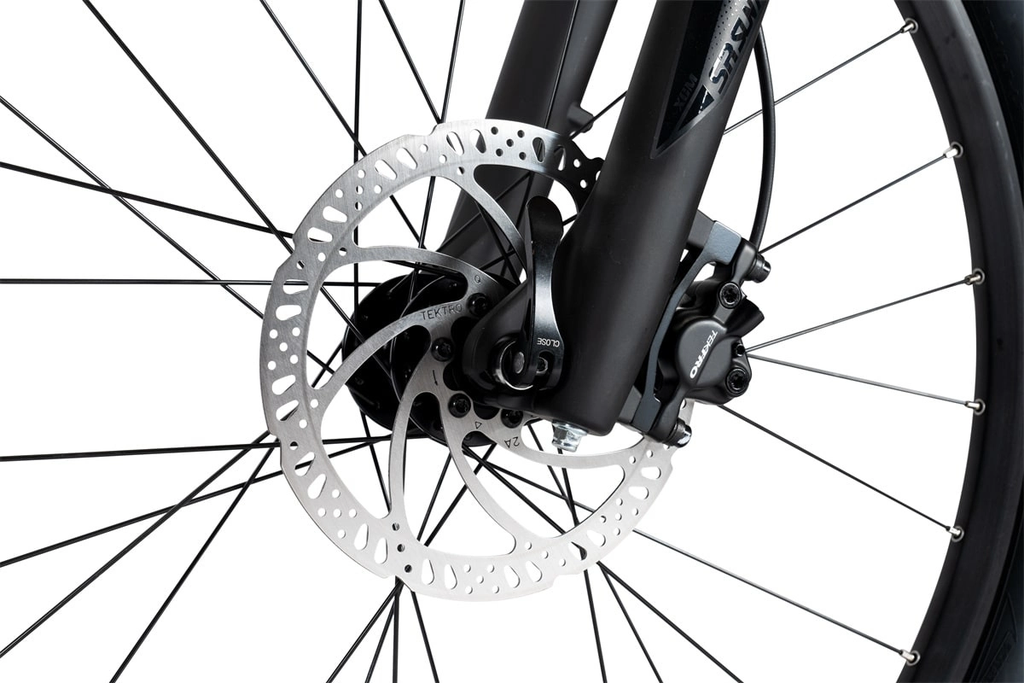 Hệ thống phanh đĩa với rotor 180mm phía trước và 160mm phía sau