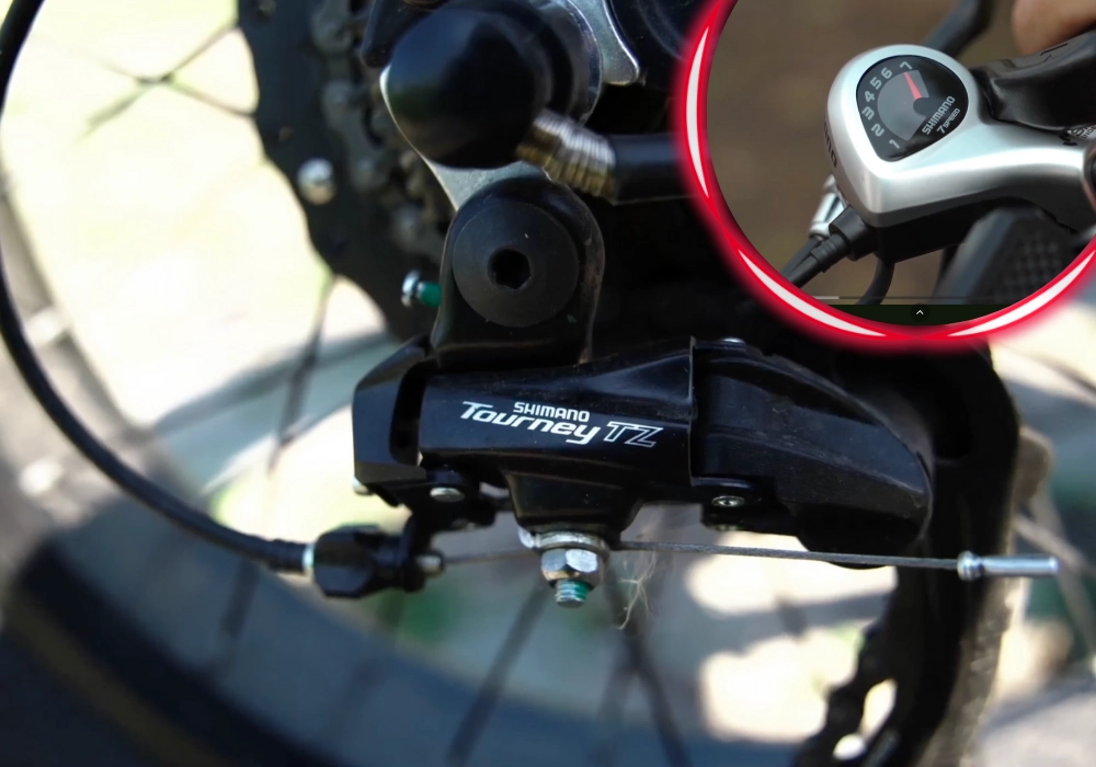 Xe sử dụng bộ truyền động Shimano Tourney 7 cấp