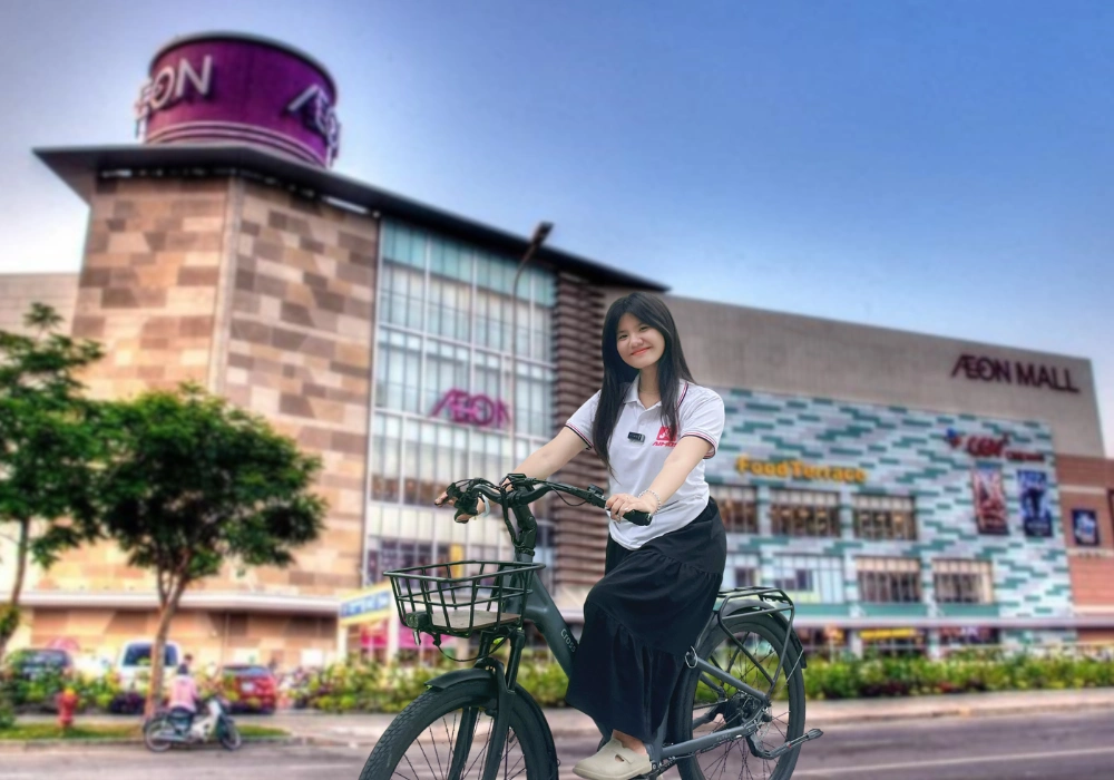 Check in cùng xe đạp trợ lực điện tại Aeon Mall Tân Phú