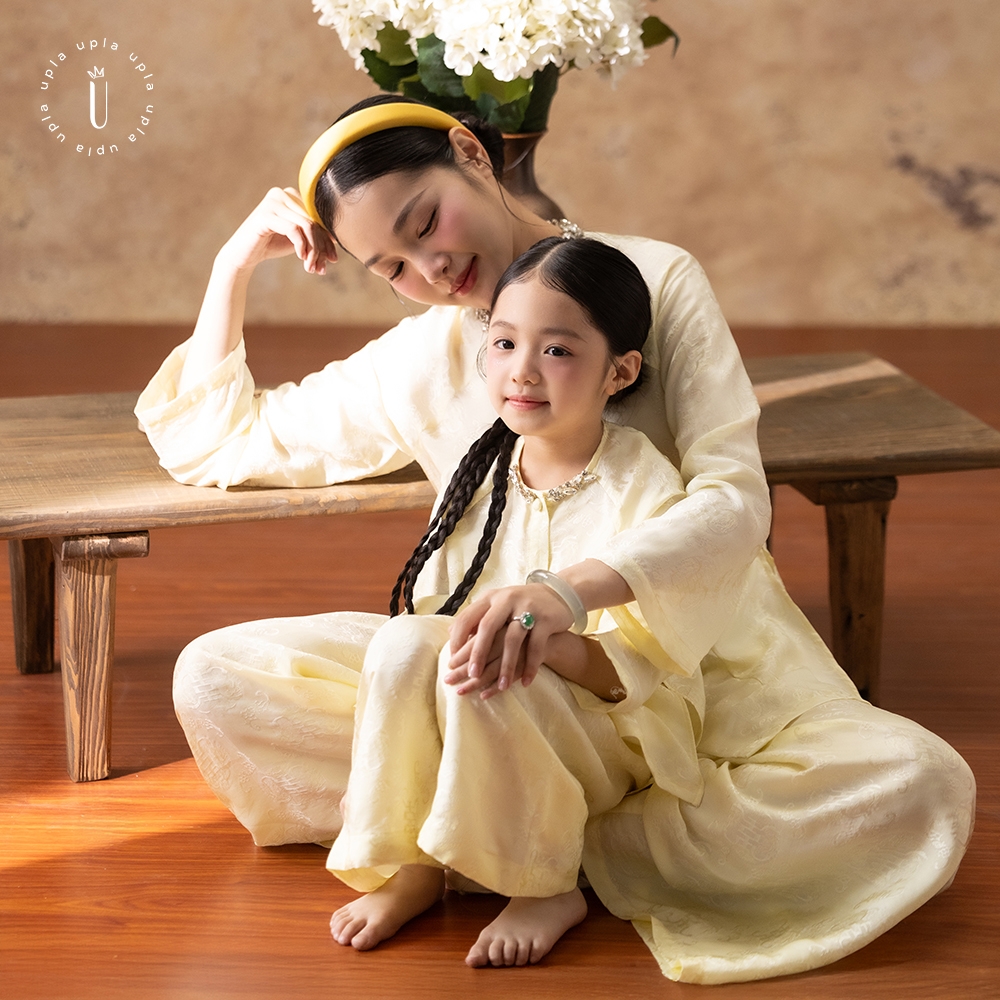 SET BÀ BA ÁNH VÀNG - MẸ & BÉ