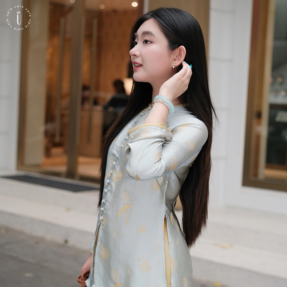 BÀ BA HẠ AN (Áo Xanh Xám - Quần Vàng)
