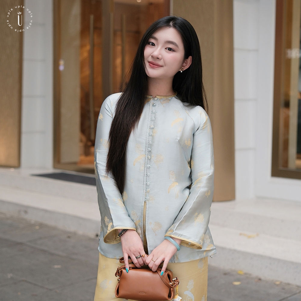 BÀ BA HẠ AN (Áo Xanh Xám - Quần Vàng)