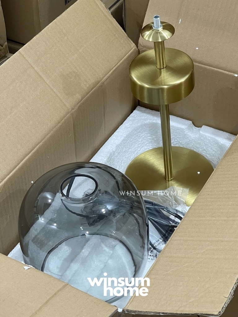 Đèn bàn thủy tinh xám khói thân thép -DBB013