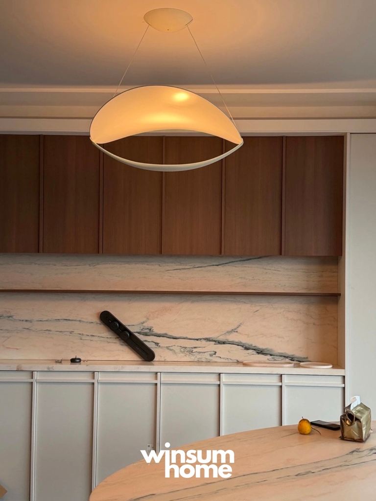 Đèn thả Plena phong cách Ý dáng cong mặt trăng trang trí phòng khách, bàn ăn