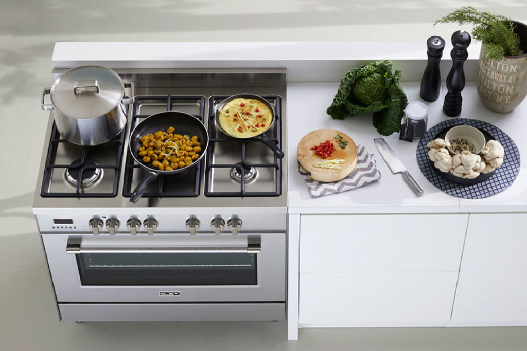 Bếp liền lò Elba giúp tối ưu diện tích mà vẫn đảm bảo hiệu quả nấu nướng vượt trội