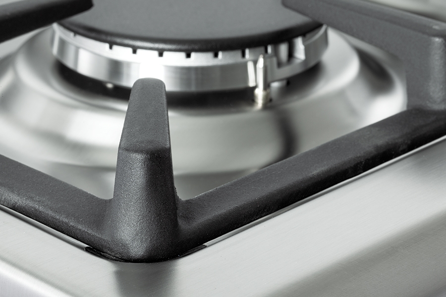 Bếp liền lò Elba VR 965 M sử dụng kiềng gang đúc chắc chắn, bền bỉ