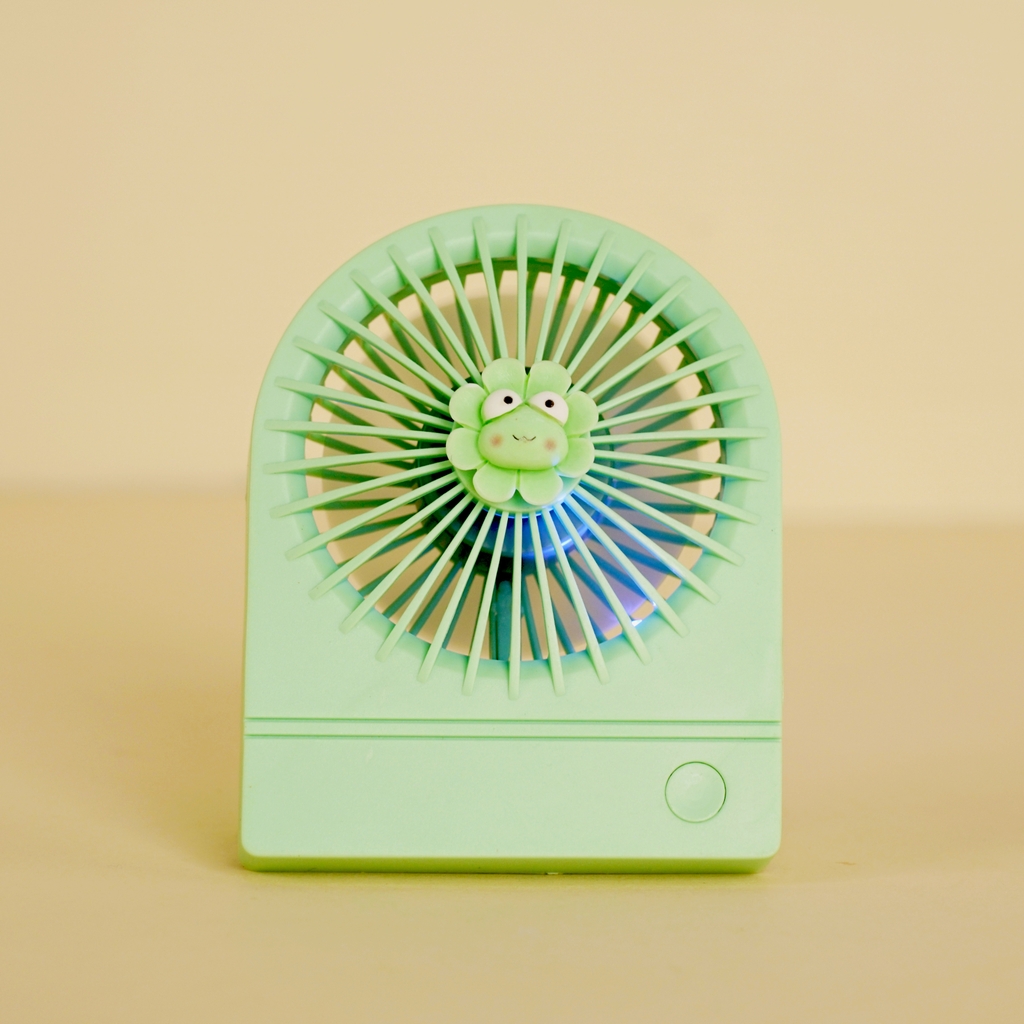 YS2202C  HỘP QUẠT BÀN PIN GẤU, ẾCH + SẠC USB