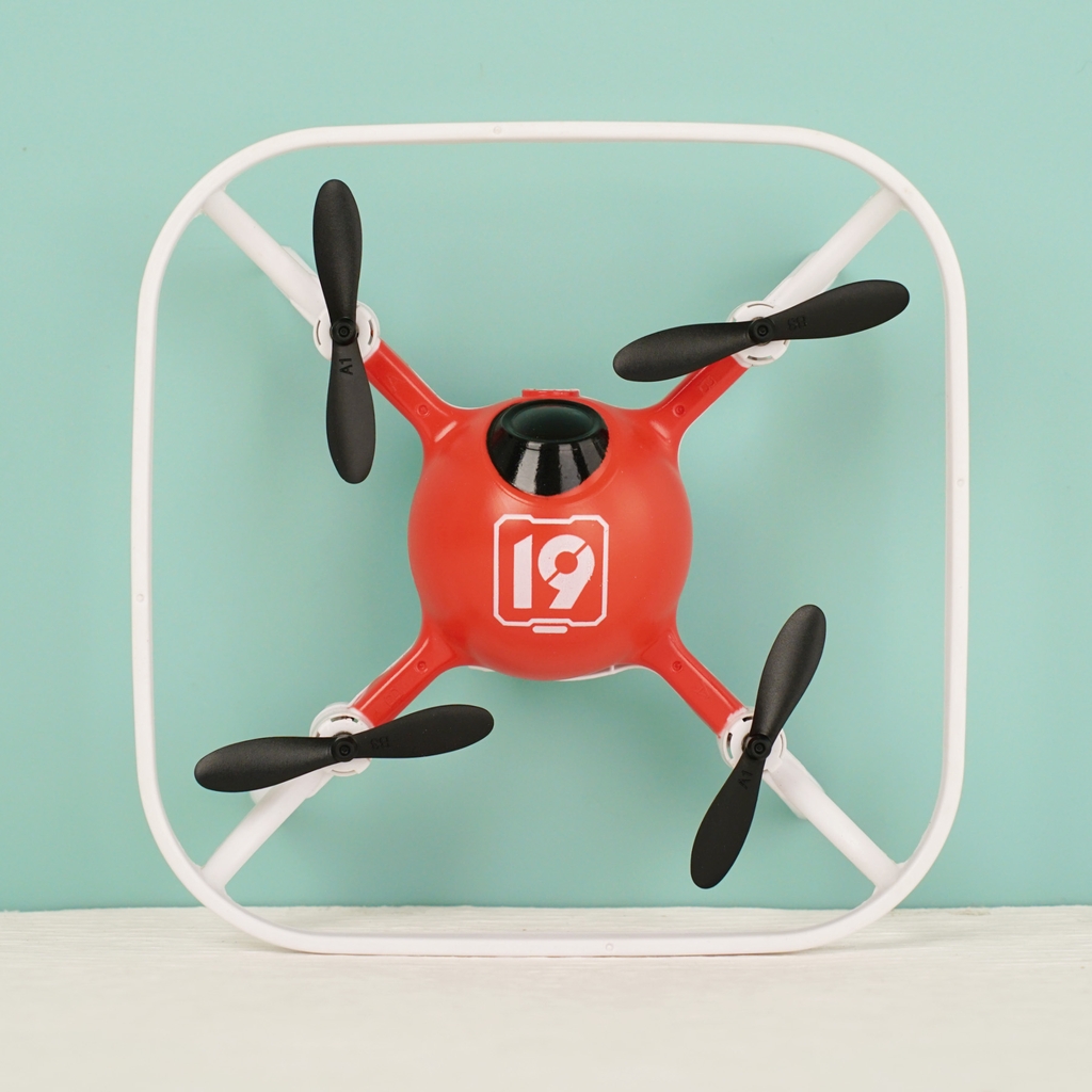 Y19  HỘP MÁY BAY DRONE ĐIỀU KHIỂN TRÊN KHÔNG 4 CÁNH QUẠT, CÓ SẠC USB