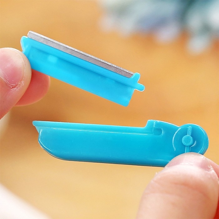 Set Dao Cạo Lông Mày Kèm Lưỡi Thay Ailin