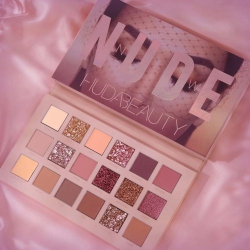 Bảng Phấn Mắt Huda Beauty Eyeshadow Palette 18 ô