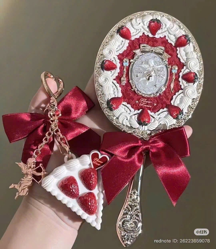 Gương Cầm Tay Strawberry Cupid Flower Knows