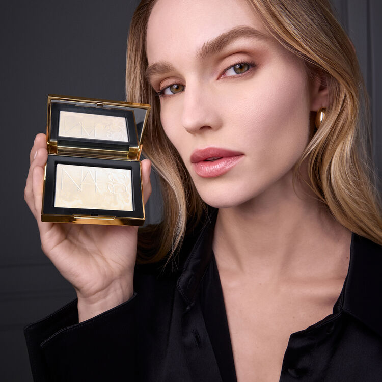 Phấn Phủ Dạng Nén Nars Gold Dust Light Reflecting Setting Powder Pressed