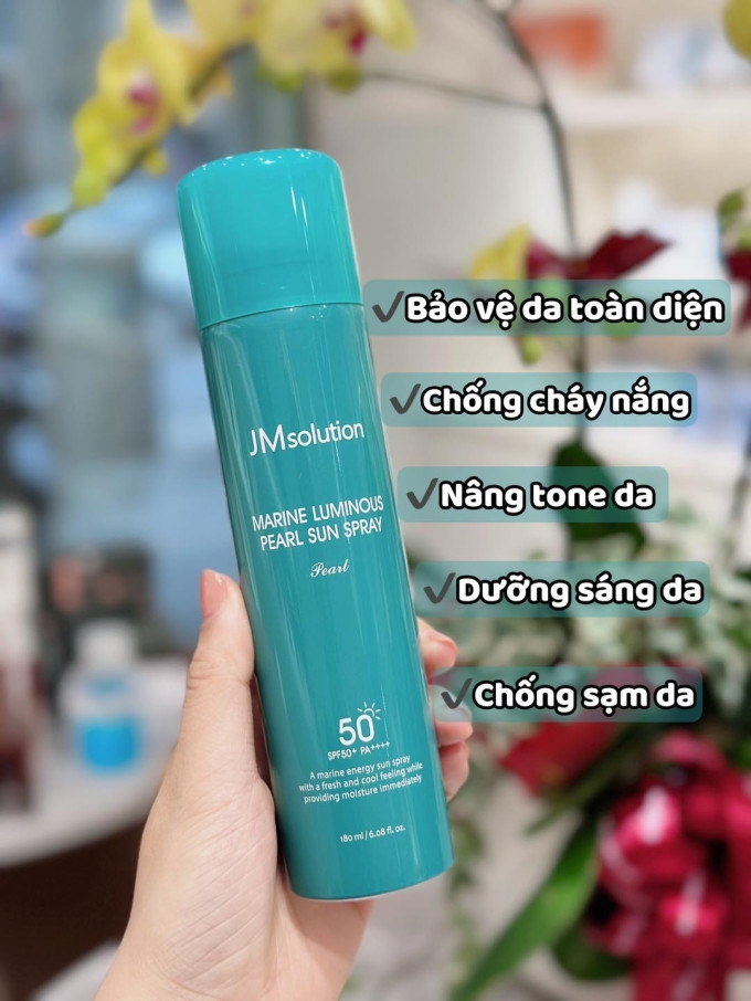 Xịt Chống Nắng Toàn Thân Nâng Tone JM Solution Ngọc Trai SPF50+ PA++++
