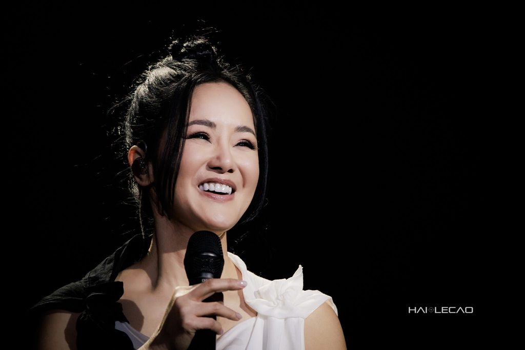 LiveShow  /BỐNG LÀ AI