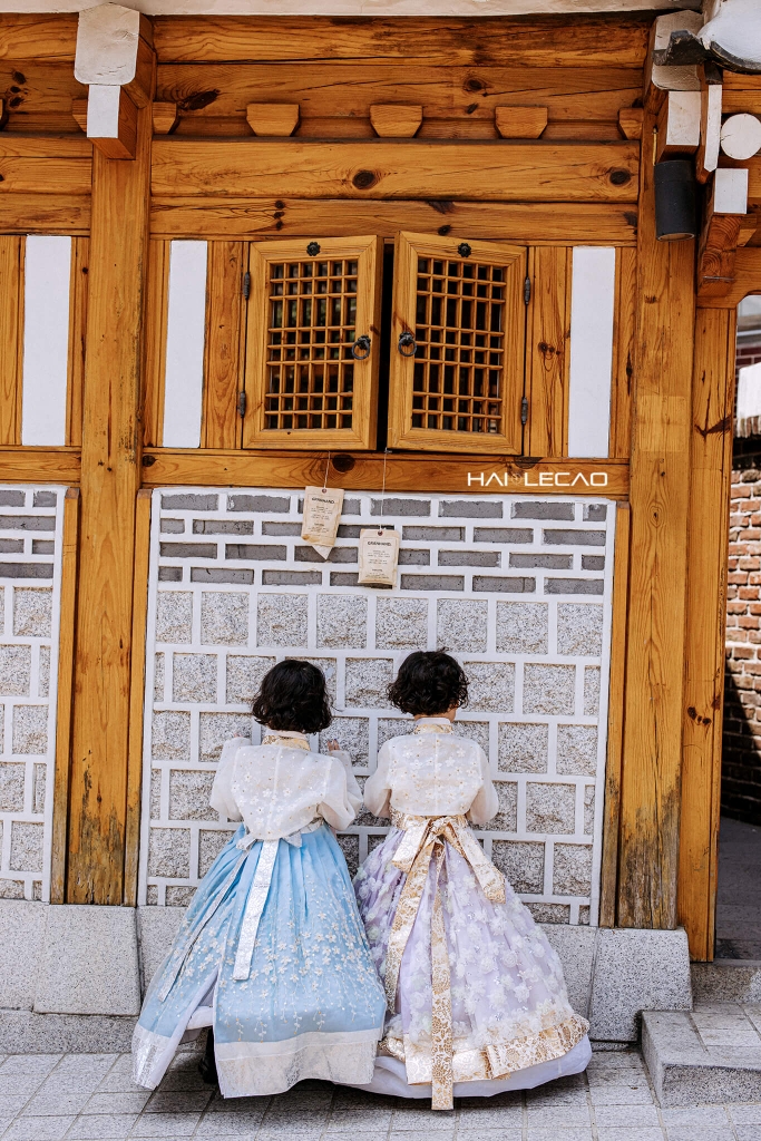 Twin-Hanok -Bukchon / Korea