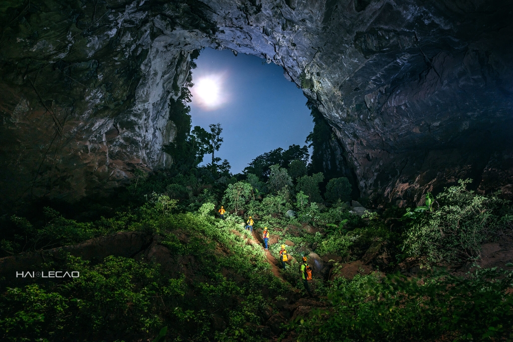 Hố Sụt Koong / Quảng Bình