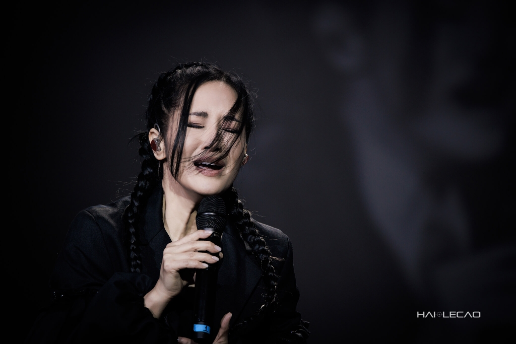 LiveShow  /BỐNG LÀ AI