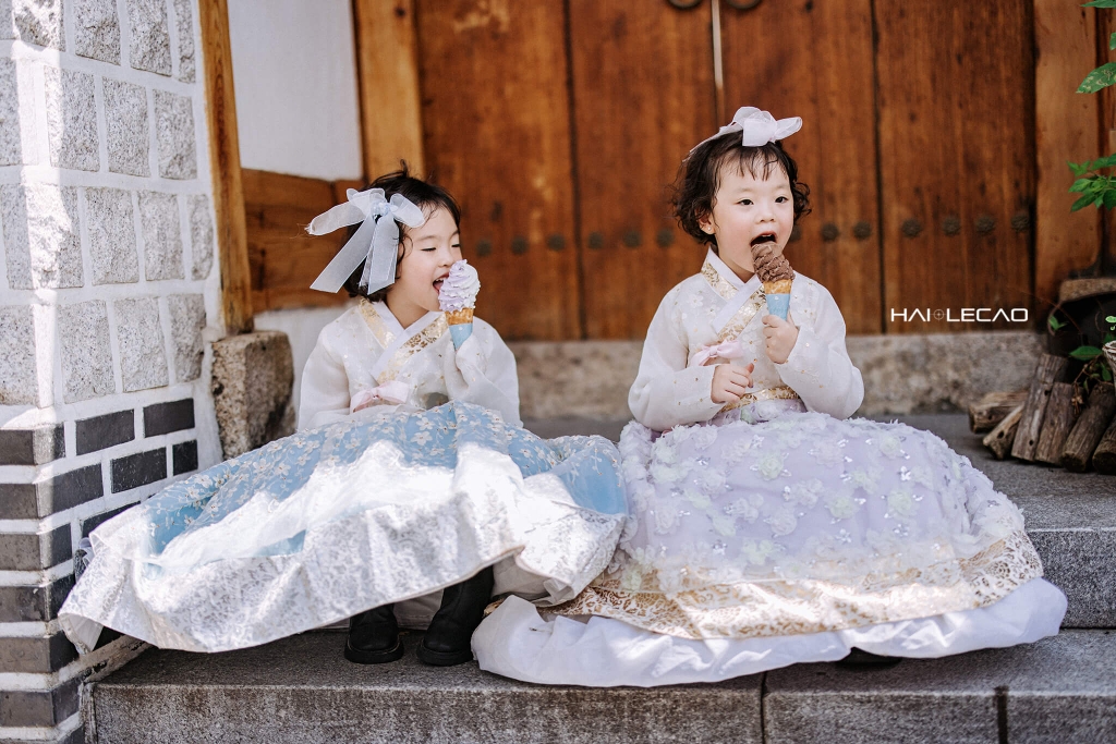 Twin-Hanok -Bukchon / Korea