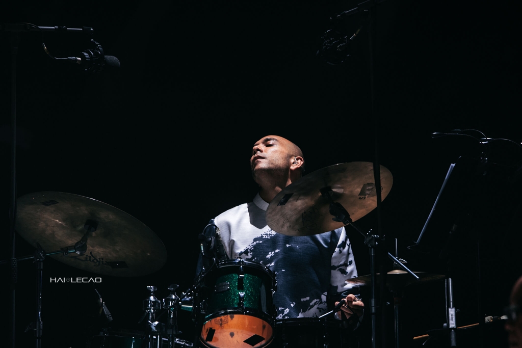 LiveShow  /BỐNG LÀ AI