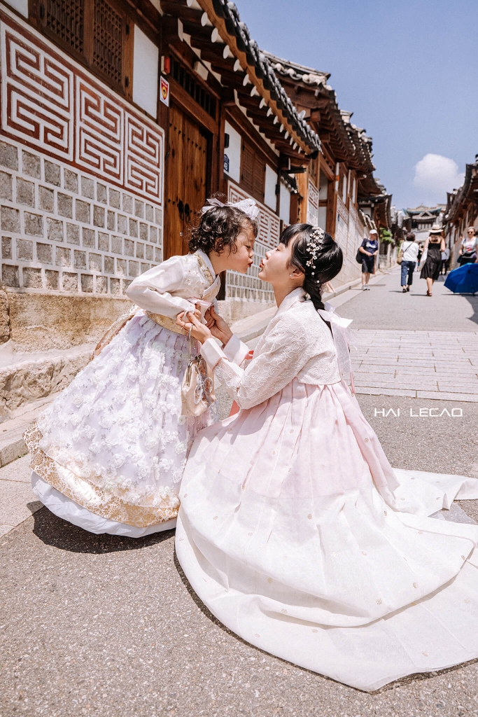 Twin-Hanok -Bukchon / Korea