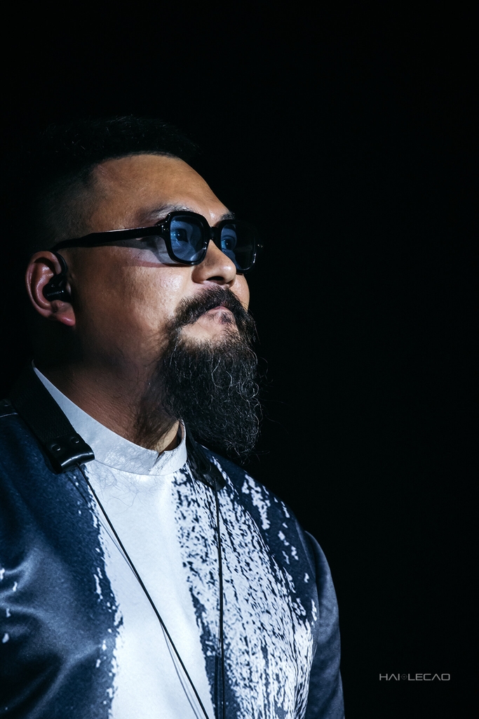 LiveShow  /BỐNG LÀ AI