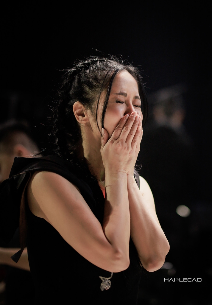 LiveShow  /BỐNG LÀ AI