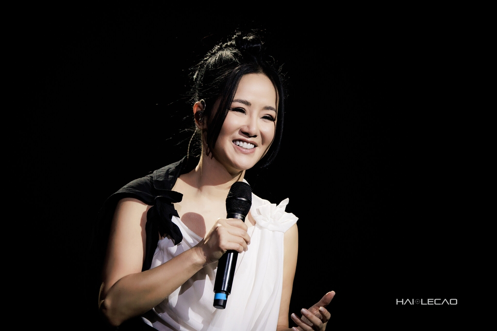 LiveShow  /BỐNG LÀ AI