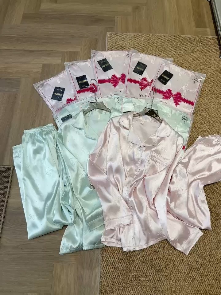 SET BỘ DÀI LỤA HELLO KITTY HỒNG XANH NỮ THU ĐÔNG