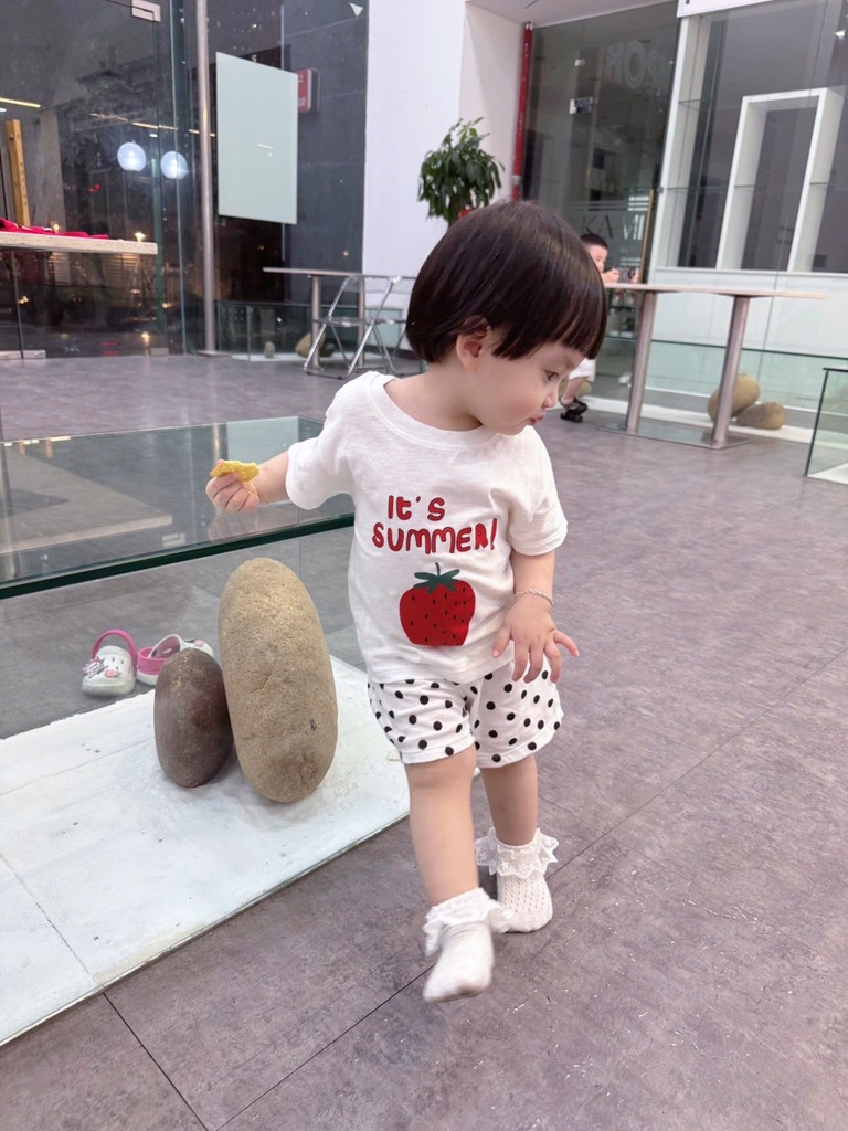 SET 2 BỘ CỘC DÂU TÂY TONE TRẮNG KẺ HỒNG BÉ GÁI