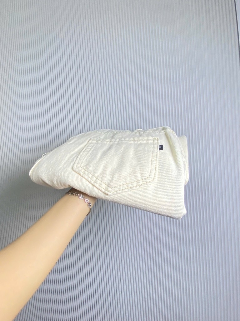 QUẦN JEAN NỮ SUÔNG TRƠN 2 MÀU SẴN