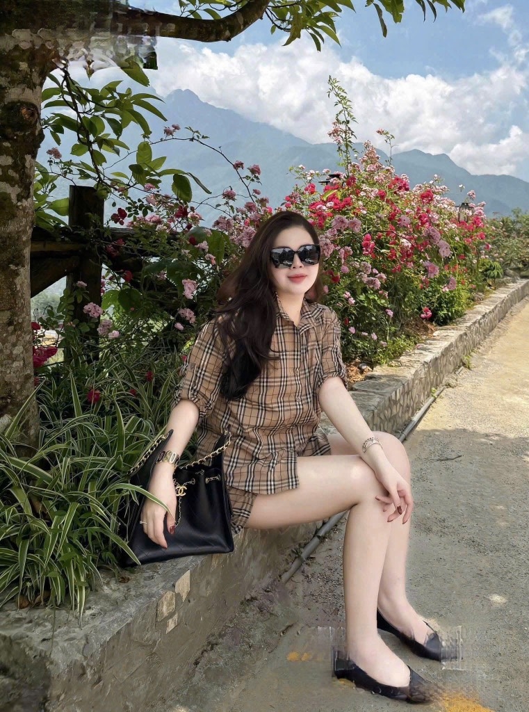 SET KẺ NÂU TAY KHUY MIX SHORT NỮ SẴN