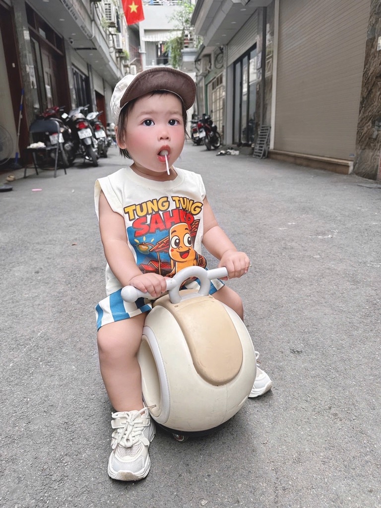 BỘ SÁT NÁCH TUNG TUNG SAHUR BÉ TRAI