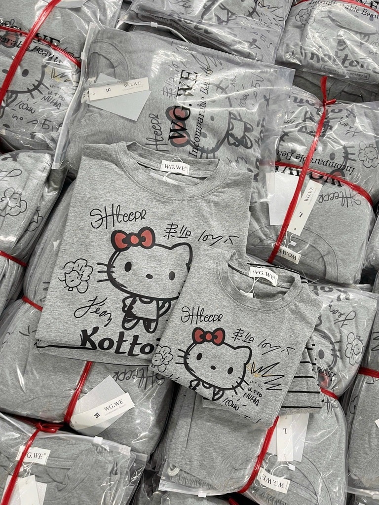 SET BỘ DÀI HELO KITY MÀU XÁM MẸ VÀ BÉ THU ĐÔNG